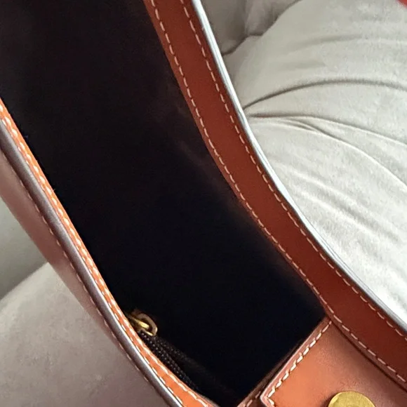 STAUD MOON SHOULDER BAG IN COGNAC LEATHER - Picture 7 of 9